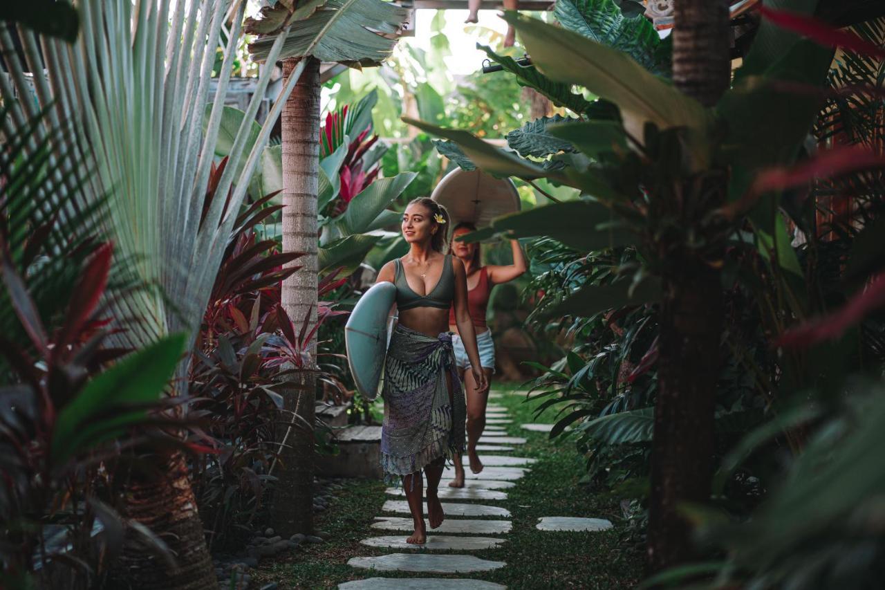 Seaside Tribe - Boutique Surf Stay & Retreat تاناه لوت المظهر الخارجي الصورة