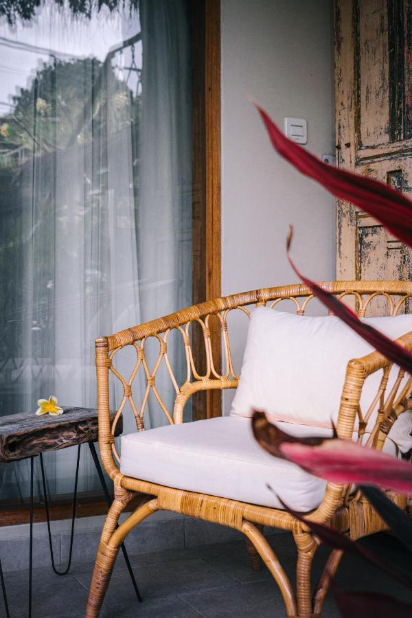 Seaside Tribe - Boutique Surf Stay & Retreat تاناه لوت المظهر الخارجي الصورة