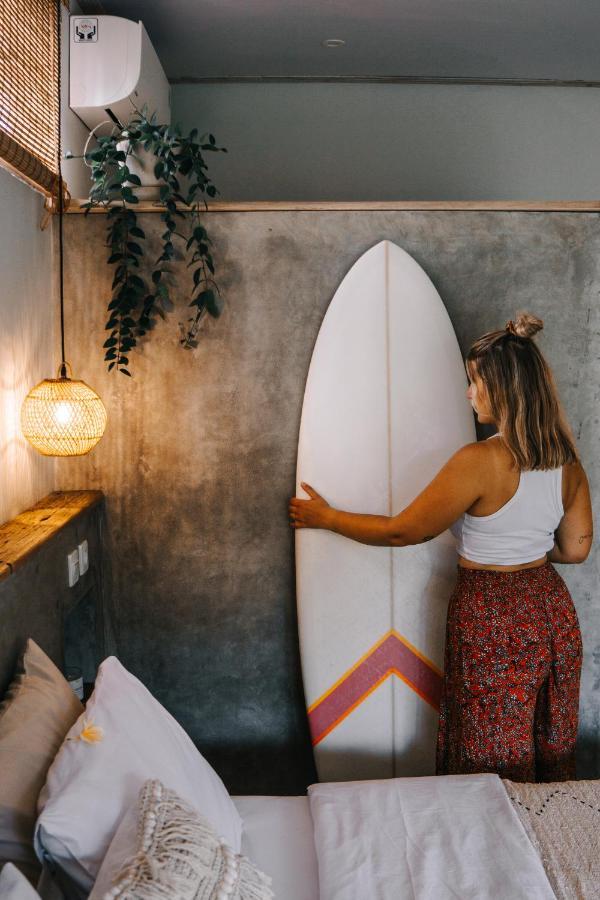 Seaside Tribe - Boutique Surf Stay & Retreat تاناه لوت المظهر الخارجي الصورة