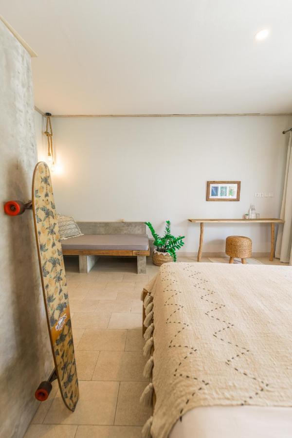 Seaside Tribe - Boutique Surf Stay & Retreat تاناه لوت المظهر الخارجي الصورة