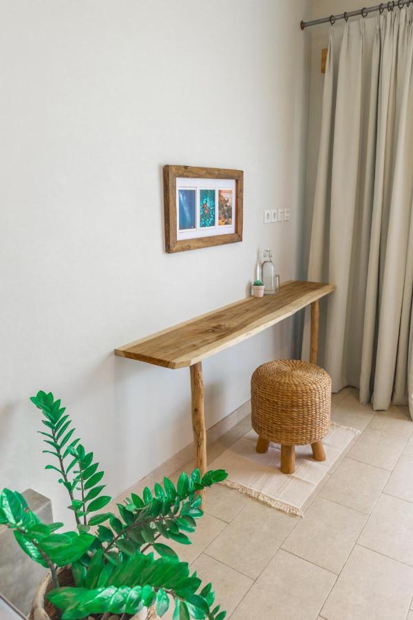Seaside Tribe - Boutique Surf Stay & Retreat تاناه لوت المظهر الخارجي الصورة