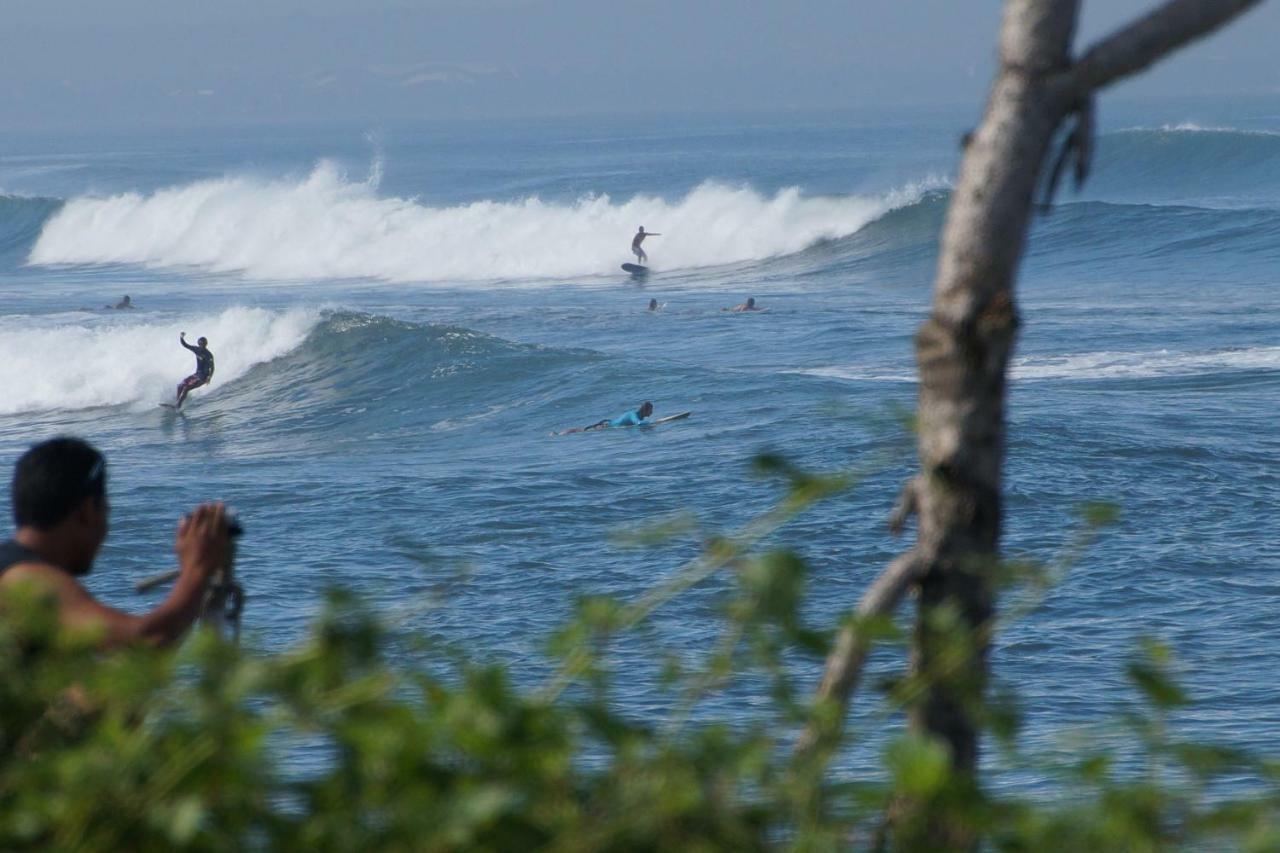 Seaside Tribe - Boutique Surf Stay & Retreat تاناه لوت المظهر الخارجي الصورة